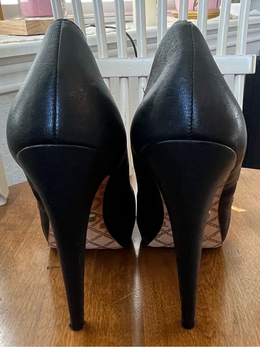 L.A.M.B Gwen Stefani Black Leather Button-Accent Pumps Square Toe Heels - Picture 2 of 11